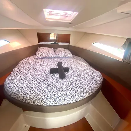 Nuit Insolite Sur Un Bateau Linge Et Menage Inclus - Boat Paradise La Rochelle Botel