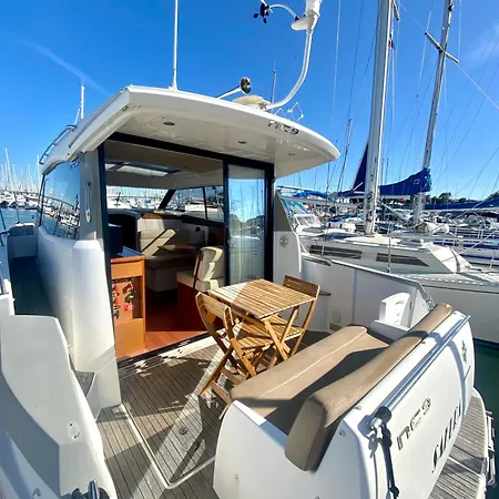 Bateau-hôtel Nuit Insolite Sur Un Bateau à La Rochelle La Rochelle (Charente-Maritime)